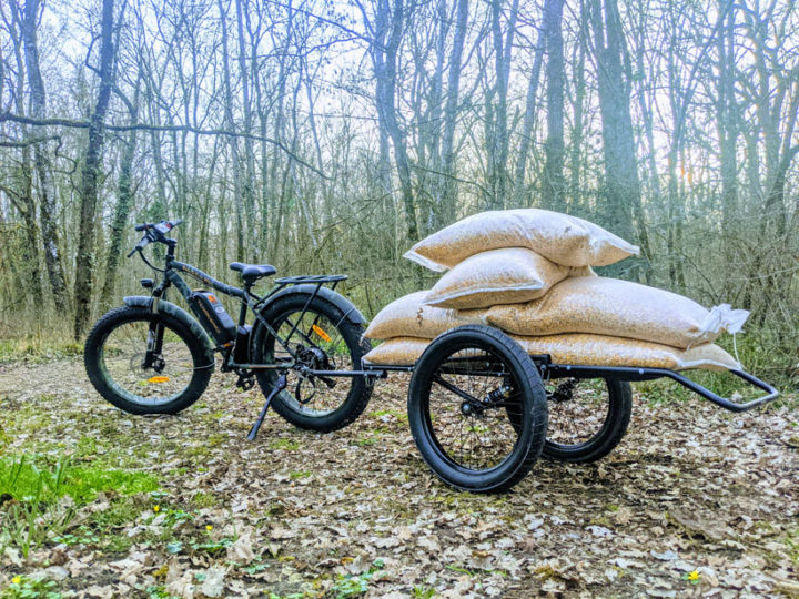 Pédale douce avec le VTT STALKER MAD BIKE Transhumance et sa remorque Mule : photo 1
